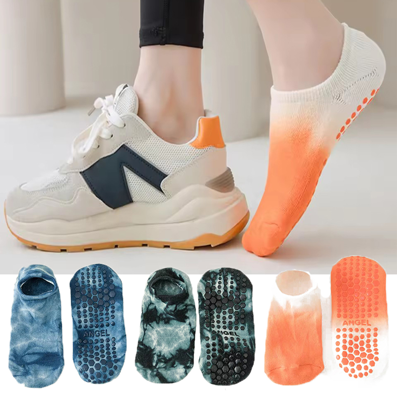 Trampoline Park Sock - جوارب يوجا ملونة مضادة للانزلاق للسيدات